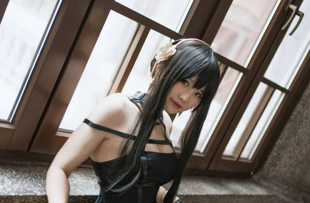 阿半今天很开心：甜美演绎约尔，传递cosplay文化的魅力插图