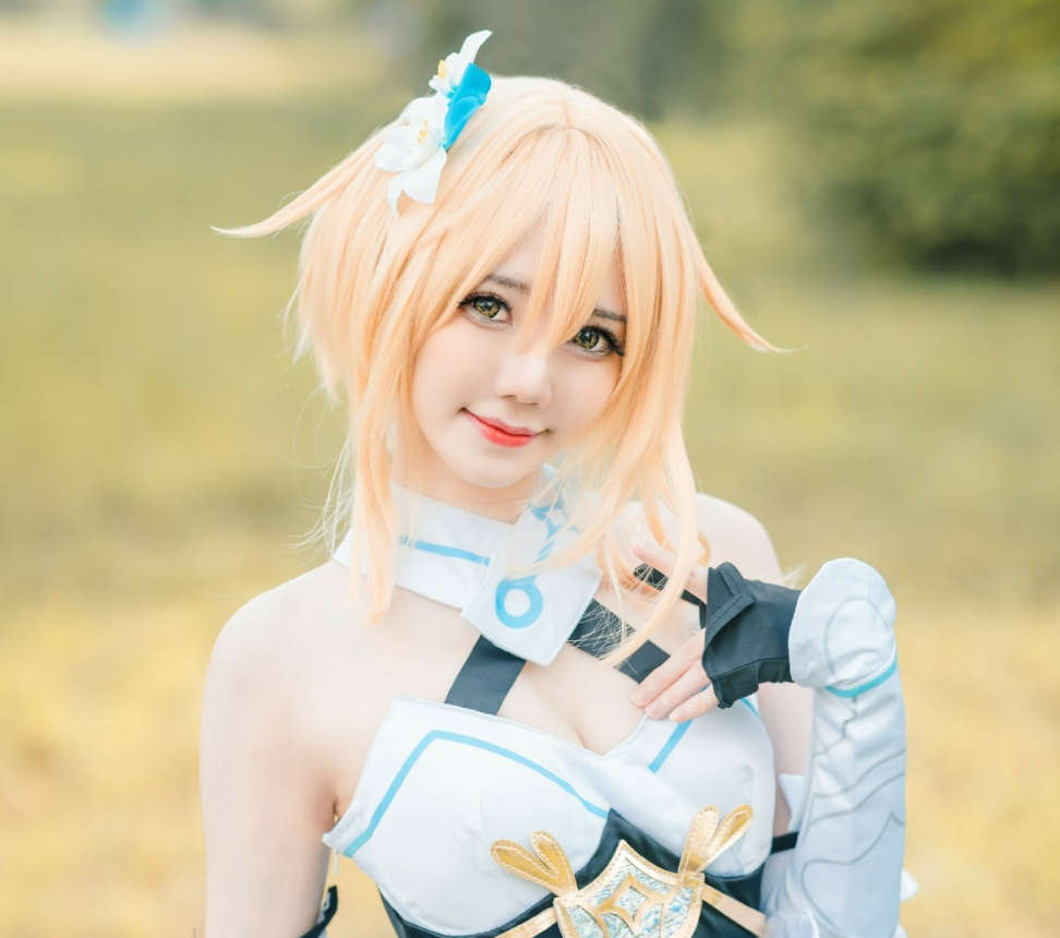 Sally Dorasnow（Sally多啦雪）个人信息介绍，cosplay经典图片合集插图